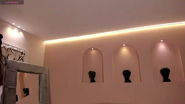 PaulinaSantos  online show from February 2026 05:44:02 PM