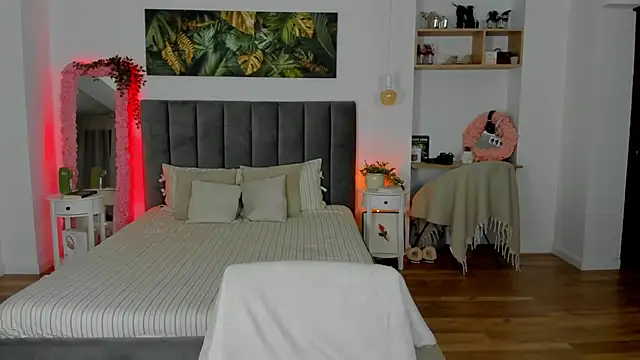 Fancy Jenn online show from November 2025 08:18:01 PM