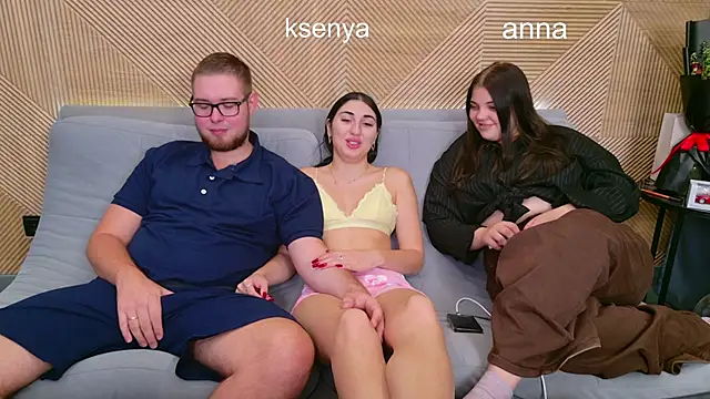 Ksenny online show from October 2025 10:22:02 AM