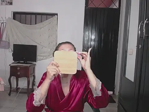 Linda naomy online show from February 2026 07:45:01 PM