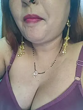 Snapshot of Dianaa9 chatting on April 2026 06:10:01 PM Dianaa9 online show from April 2026 06:10:01 PM