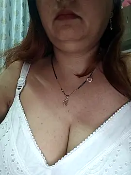 Snapshot of Dianaa9 chatting on April 2026 03:02:01 AM Dianaa9 online show from April 2026 03:02:01 AM