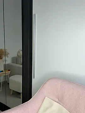 Snapshot of victoirenextdoor chatting on February 2025 05:15:01 PM victoirenextdoor online show from February 2025 05:15:01 PM