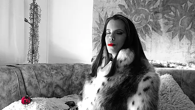 Lora Chanel online show from December 2025 08:15:02 PM