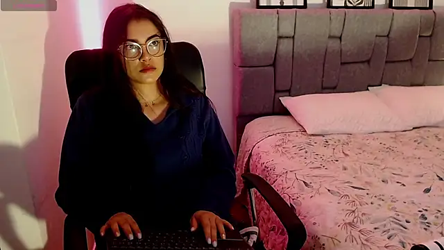 xia foxxy online show from January 2025 06:07:01 AM