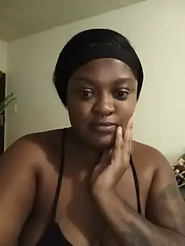 Snapshot of TheDoubleTrouble18xxx chatting on May 2026 04:46:01 PM TheDoubleTrouble18xxx online show from May 2026 04:46:01 PM