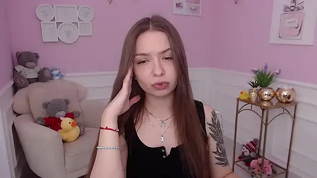 LucySkilar online show from September 2025 04:18:02 AM