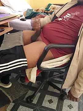 Snapshot of Brown_Munda047 chatting on December 2025 06:42:02 AM Brown Munda047 online show from December 2025 06:42:02 AM