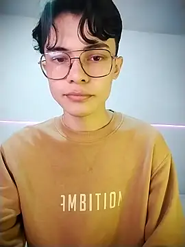 Dmitri Aksnes online show from November 2025 08:52:01 PM