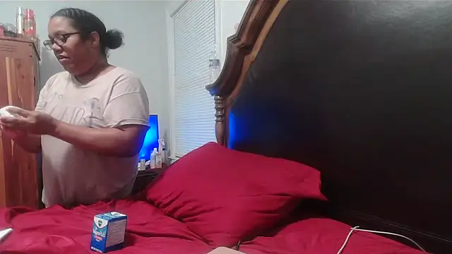 ebonyred online show from January 2026 07:23:01 PM