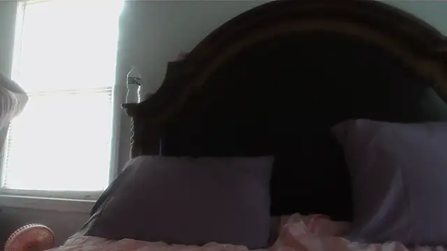 Snapshot of ebonyred chatting on April 2026 01:42:02 PM ebonyred online show from April 2026 01:42:02 PM