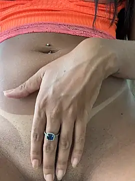 Francielediass online show from February 2026 06:50:01 PM