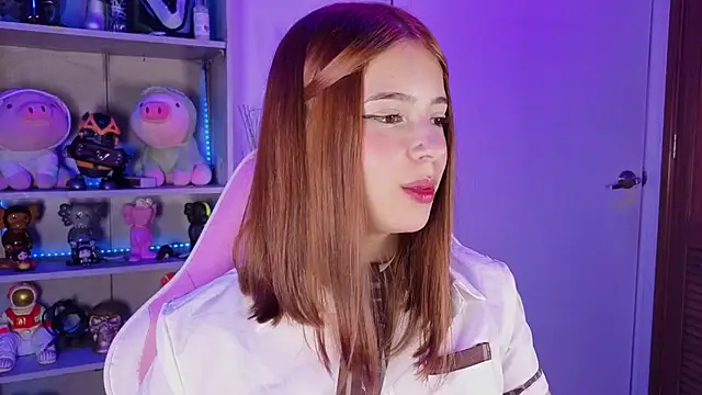 EmilyMiller  online show from November 2025 05:23:01 PM