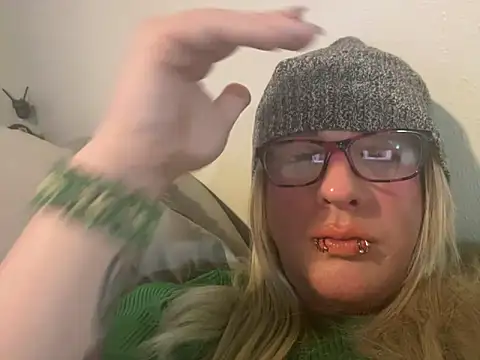 Snapshot of Blakelytgirl chatting on January 2025 01:05:02 AM Blakelytgirl online show from January 2025 01:05:02 AM