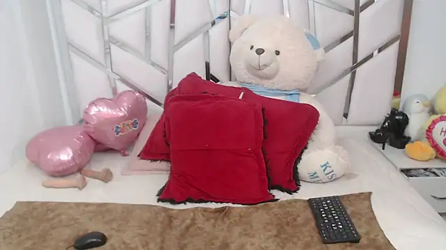 celestesouzalatin online show from September 2025 03:01:01 AM