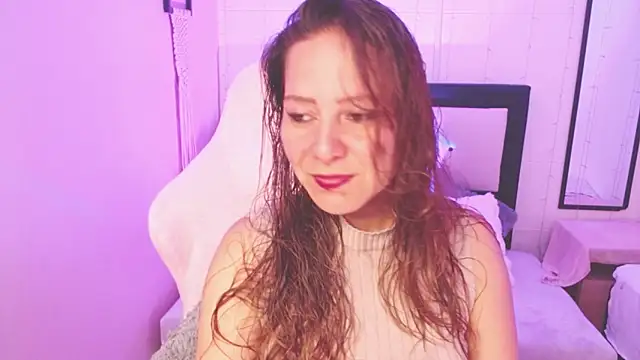 Snapshot of camila_delarosa chatting on May 2026 04:13:02 PM camila delarosa online show from May 2026 04:13:02 PM