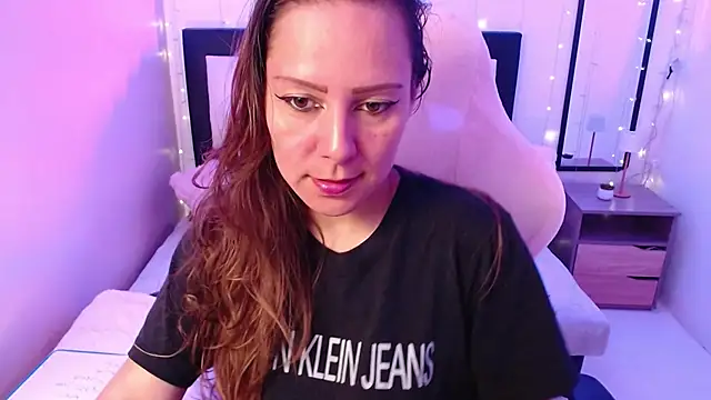 camila delarosa online show from July 2026 05:56:02 PM