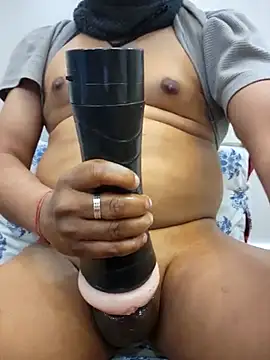 uttam19 online show from February 2025 03:45:02 AM