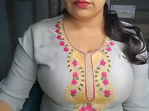 Trezza online show from November 2025 06:13:02 AM