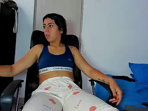 Snapshot of skinnyanai2 chatting on February 2026 03:19:01 PM skinnyanai2 online show from February 2026 03:19:01 PM