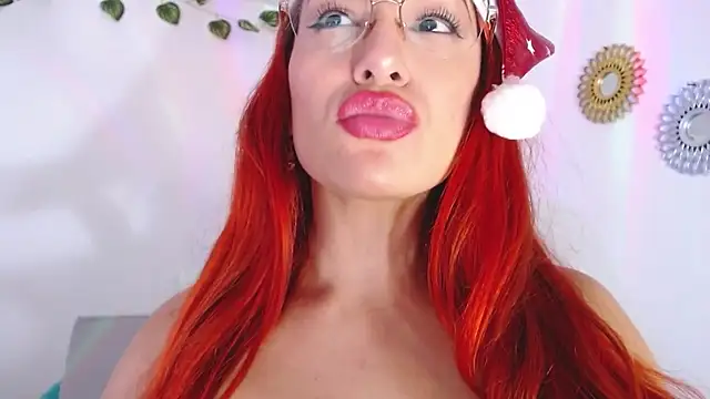 Snapshot of Ashly_Roberths chatting on December 2024 07:00:02 PM Ashly Roberths online show from December 2024 07:00:02 PM
