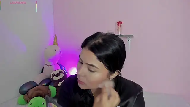 Oriana Guzman online show from November 2025 01:14:02 AM