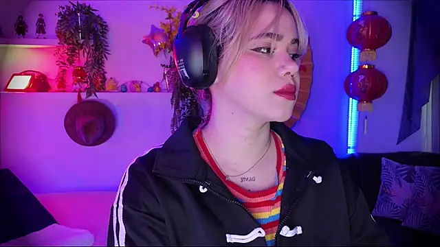 albaismynameX online show from March 2026 12:10:01 PM