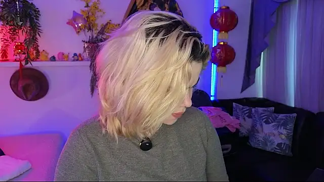 albaismynameX online show from March 2026 12:10:02 PM