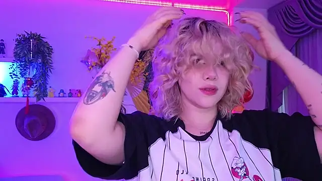 albaismynameX online show from March 2026 12:16:01 PM