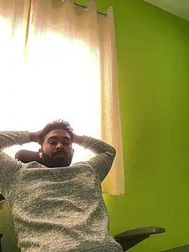 Snapshot of Handsomehunk_4U chatting on December 2024 07:53:01 AM Handsomehunk 4U online show from December 2024 07:53:01 AM