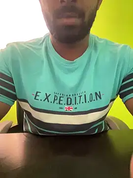 Snapshot of Handsomehunk_4U chatting on March 2025 03:24:01 AM Handsomehunk 4U online show from March 2025 03:24:01 AM