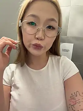 Aiko Yumi online show from March 2026 04:23:01 PM