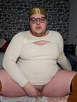 MoniqueBader22 online show from December 2024 08:32:01 PM