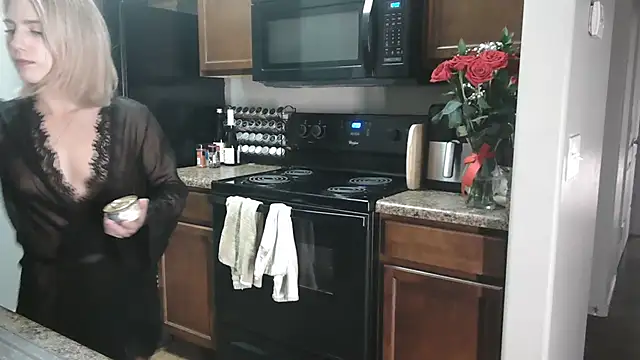 Snapshot of NatalieKneals chatting on February 2025 07:04:02 AM NatalieKneals online show from February 2025 07:04:02 AM