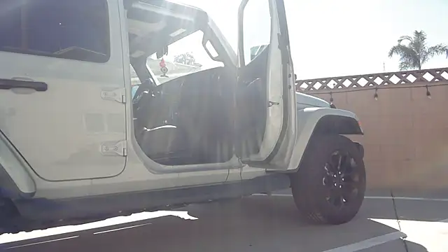 Snapshot of NatalieKneals chatting on October 2025 08:43:02 PM NatalieKneals online show from October 2025 08:43:02 PM