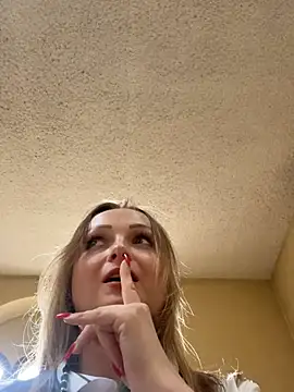 LadyTatiana Madam online show from May 2026 02:57:01 PM