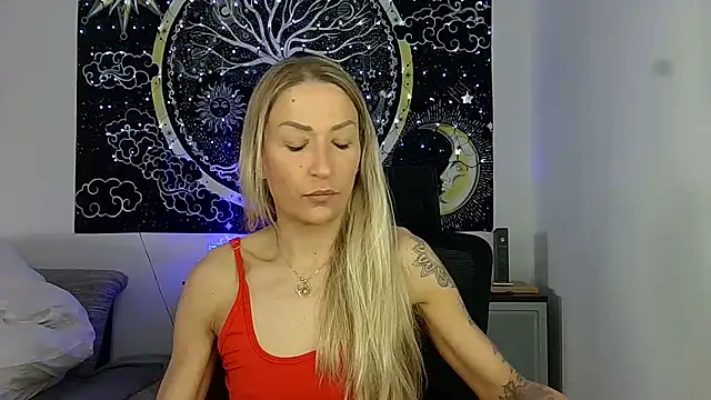 Snapshot of SexxyLiviaa chatting on March 2026 06:51:01 AM SexxyLiviaa online show from March 2026 06:51:01 AM