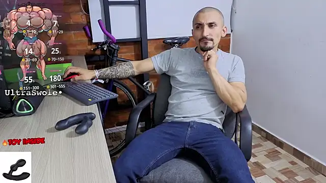 Snapshot of Marck_Muscle chatting on February 2026 02:41:01 AM Marck Muscle online show from February 2026 02:41:01 AM