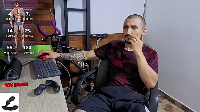 Snapshot of Marck_Muscle chatting on February 2026 12:09:02 AM Marck Muscle online show from February 2026 12:09:02 AM