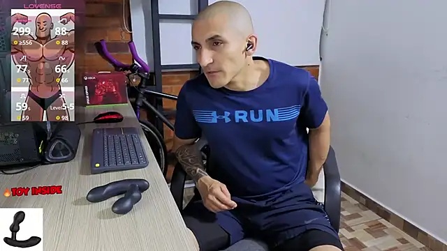 Snapshot of Marck_Muscle chatting on April 2026 11:51:02 PM Marck Muscle online show from April 2026 11:51:02 PM