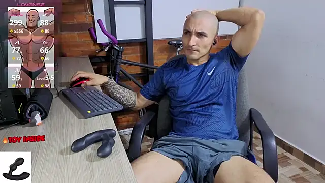 Snapshot of Marck_Muscle chatting on April 2026 01:08:01 AM Marck Muscle online show from April 2026 01:08:01 AM