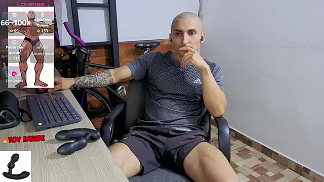 Snapshot of Marck_Muscle chatting on April 2026 12:50:01 AM Marck Muscle online show from April 2026 12:50:01 AM