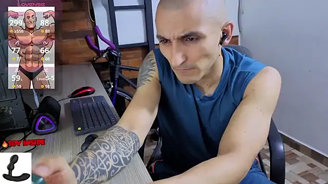 Snapshot of Marck_Muscle chatting on May 2026 01:46:01 AM Marck Muscle online show from May 2026 01:46:01 AM