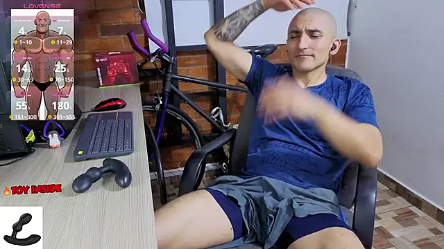 Snapshot of Marck_Muscle chatting on May 2026 01:55:01 AM Marck Muscle online show from May 2026 01:55:01 AM