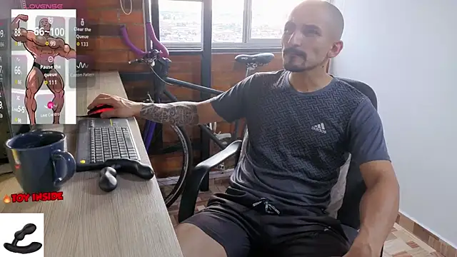 Snapshot of Marck_Muscle chatting on May 2026 10:17:01 PM Marck Muscle online show from May 2026 10:17:01 PM