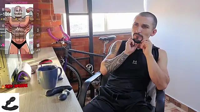 Snapshot of Marck_Muscle chatting on June 2026 10:30:01 PM Marck Muscle online show from June 2026 10:30:01 PM