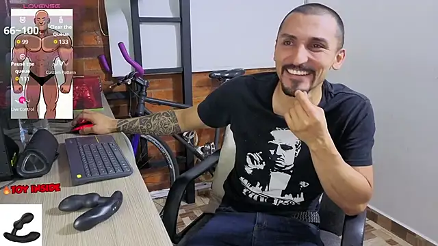 Snapshot of Marck_Muscle chatting on June 2026 02:36:02 AM Marck Muscle online show from June 2026 02:36:02 AM