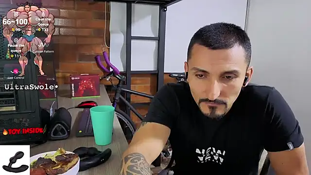 Snapshot of Marck_Muscle chatting on July 2026 02:05:17 AM Marck Muscle online show from July 2026 02:05:17 AM