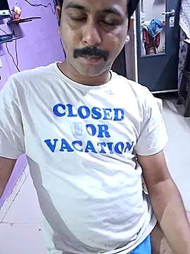 Snapshot of GlassBarge9 chatting on January 2025 05:20:01 PM GlassBarge9 online show from January 2025 05:20:01 PM