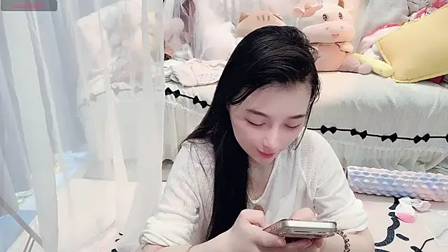 Snapshot of AKiKi711 chatting on June 2026 04:51:02 AM AKiKi711 online show from June 2026 04:51:02 AM